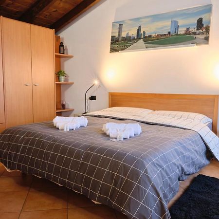 Apartamento 10' From Malpensa Casa Moderna, Netflix & Wi-Fi Casorate Sempione Exterior foto