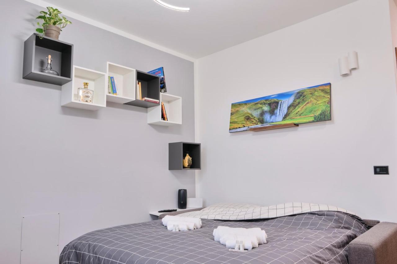 Apartamento 10' From Malpensa Casa Moderna, Netflix & Wi-Fi Casorate Sempione Exterior foto