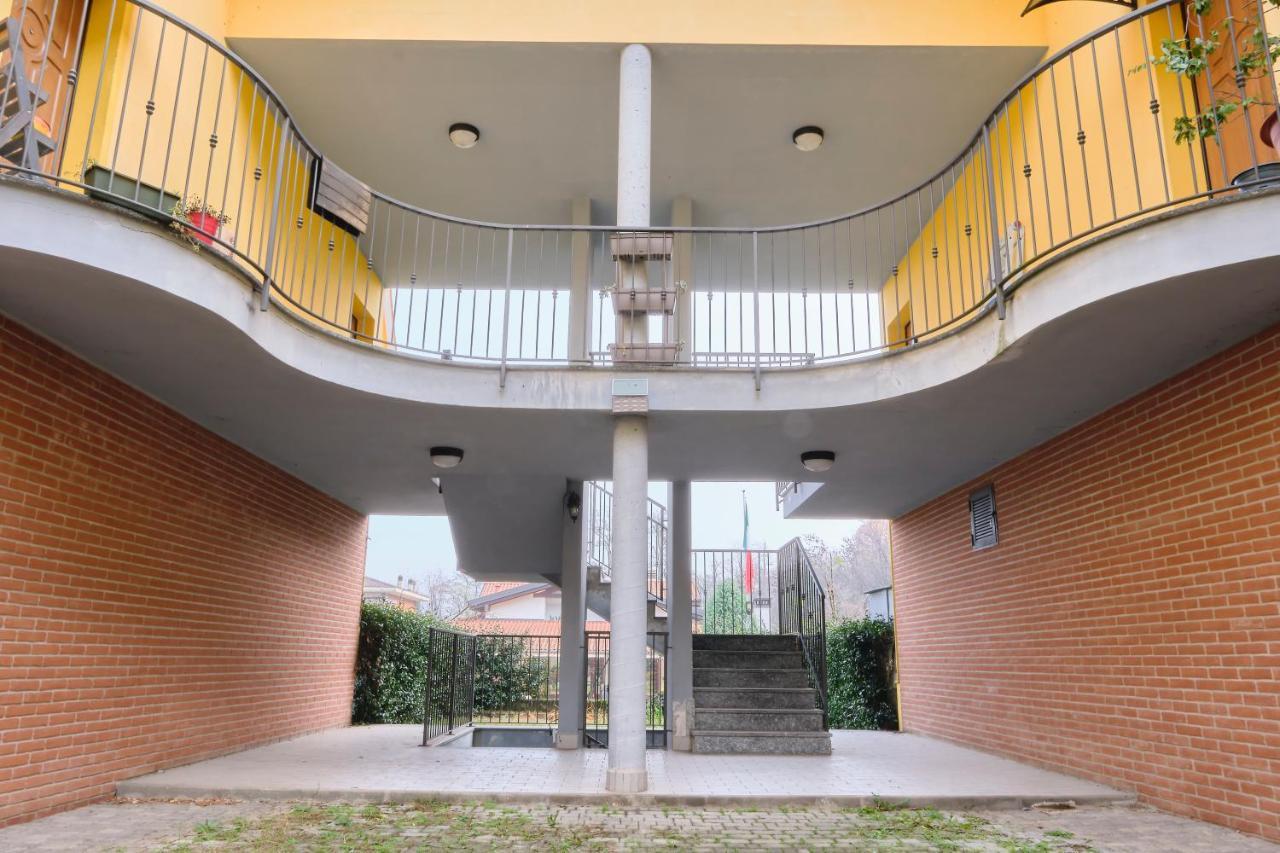 Apartamento 10' From Malpensa Casa Moderna, Netflix & Wi-Fi Casorate Sempione Exterior foto