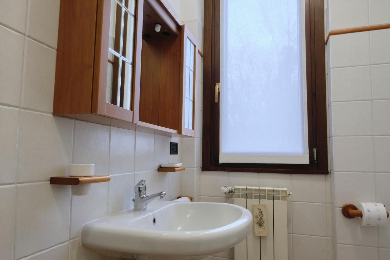Apartamento 10' From Malpensa Casa Moderna, Netflix & Wi-Fi Casorate Sempione Exterior foto